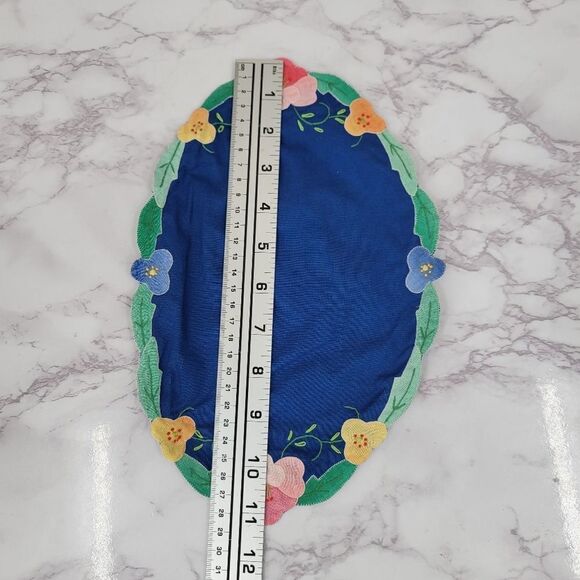 Vintage Placemat Set Red and Blue with Hand Embroidered Flowers Leaves 4pc - Picture 5 of 12